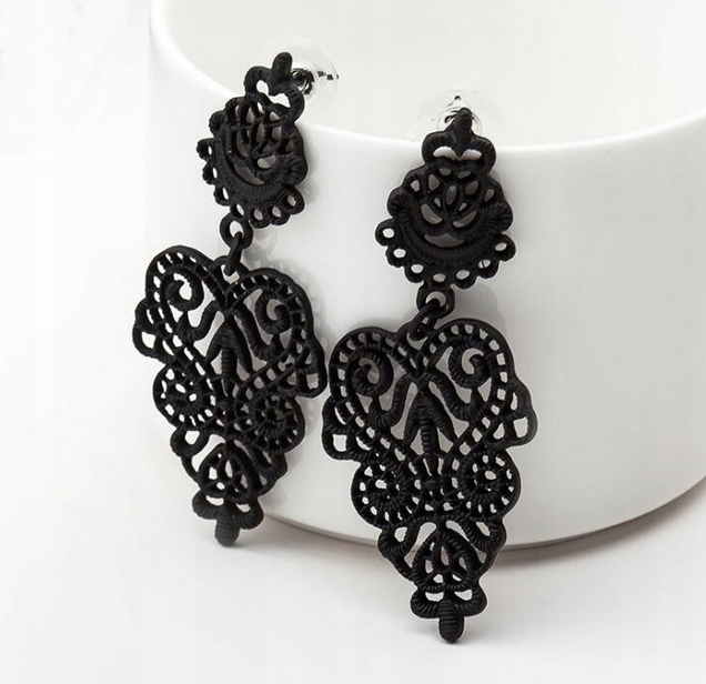 Čierne prelamované náušnice - Black Filigree Elegance – Obrázok 3