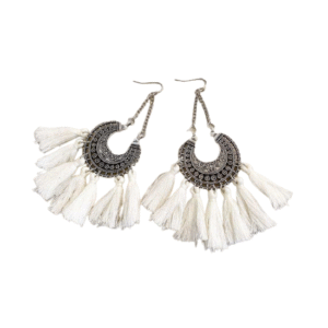 Postriebrené visiace náušnice s bielymi strapcami BOHO Tassel
