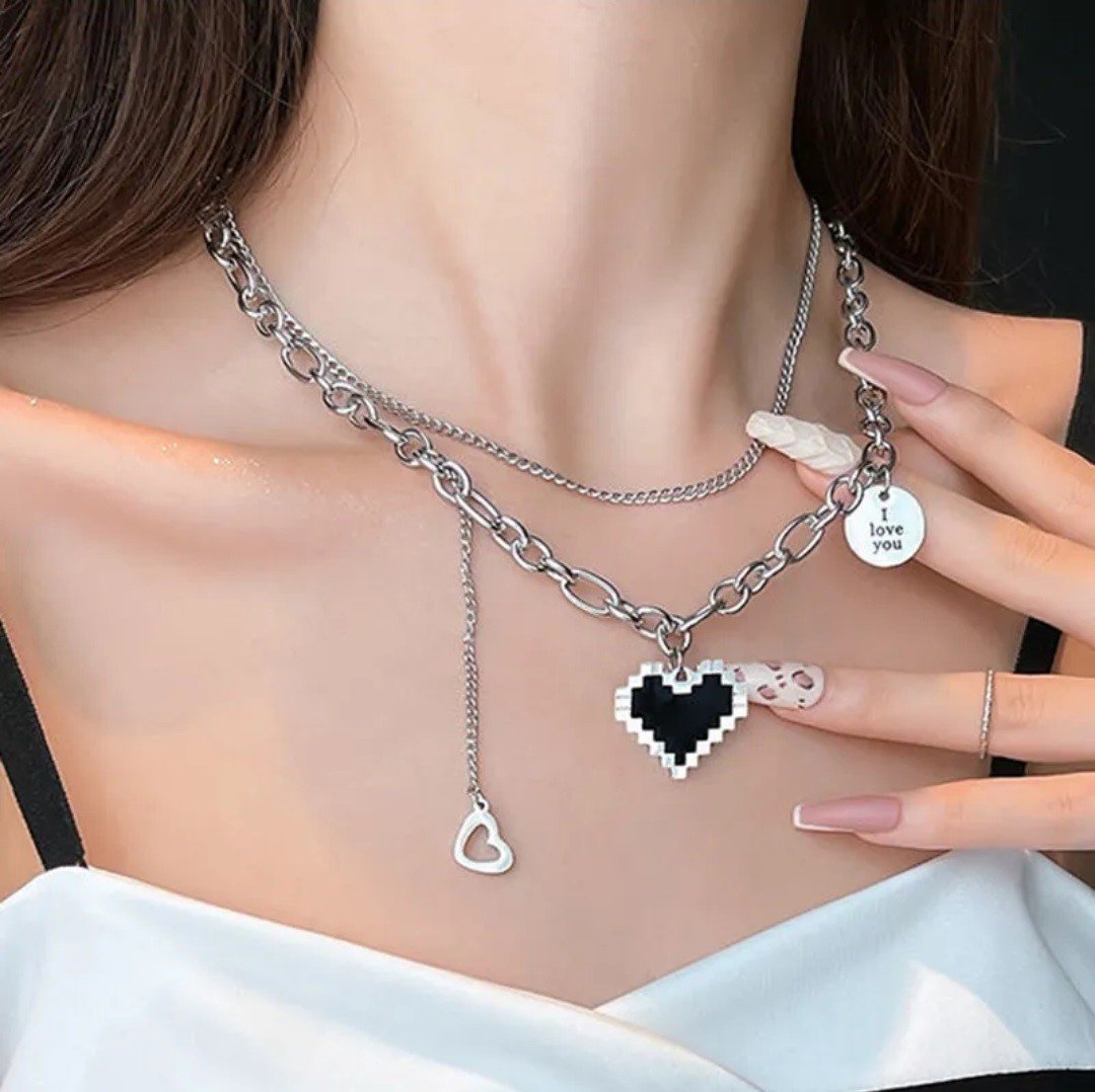 Postriebrený Kombinovaný Náhrdelník Pixelové Srdce – Obrázok 3